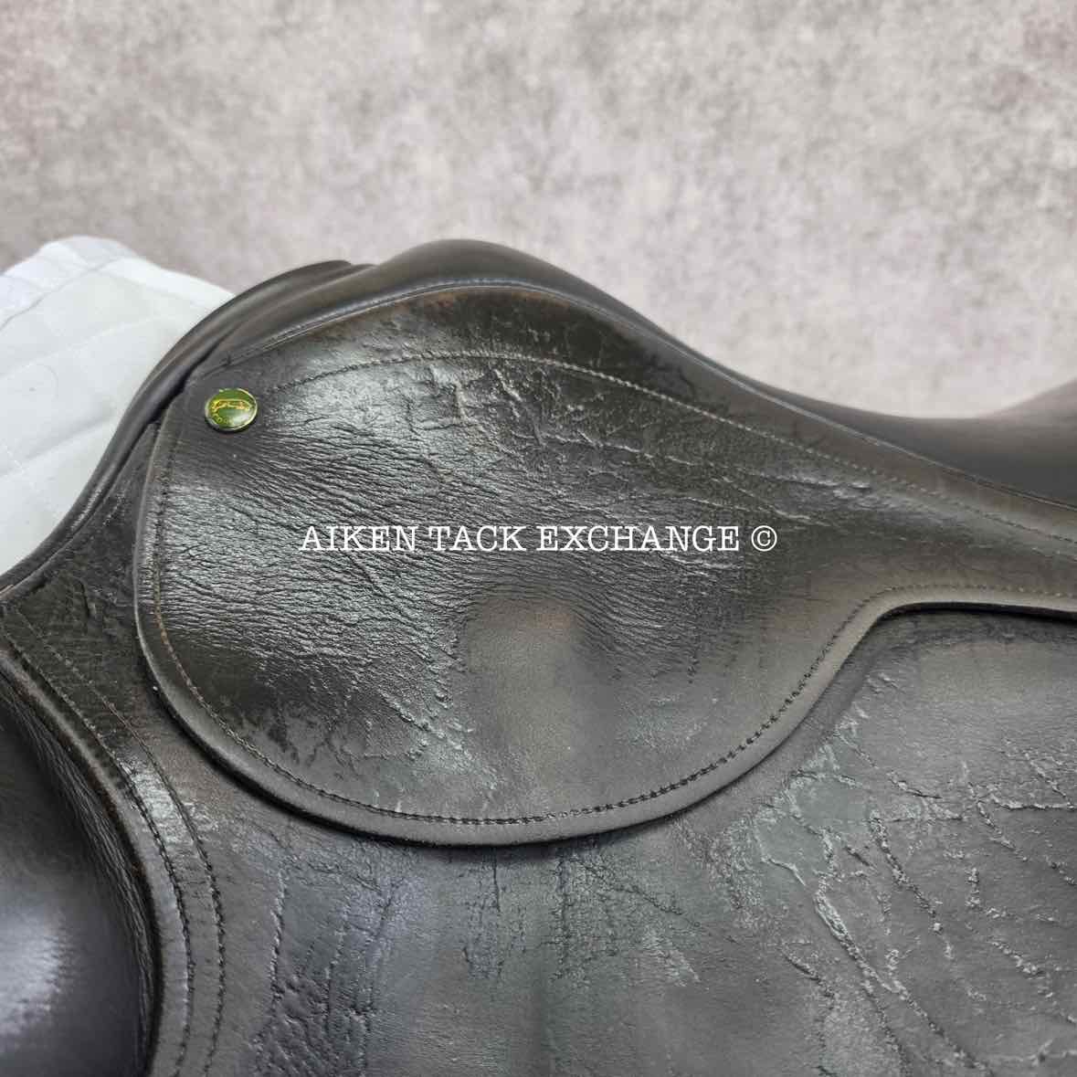 **SOLD** 2003 County Conquest Jump Saddle, 17.5" Seat, Medium Tree, Wool Flocked Panels