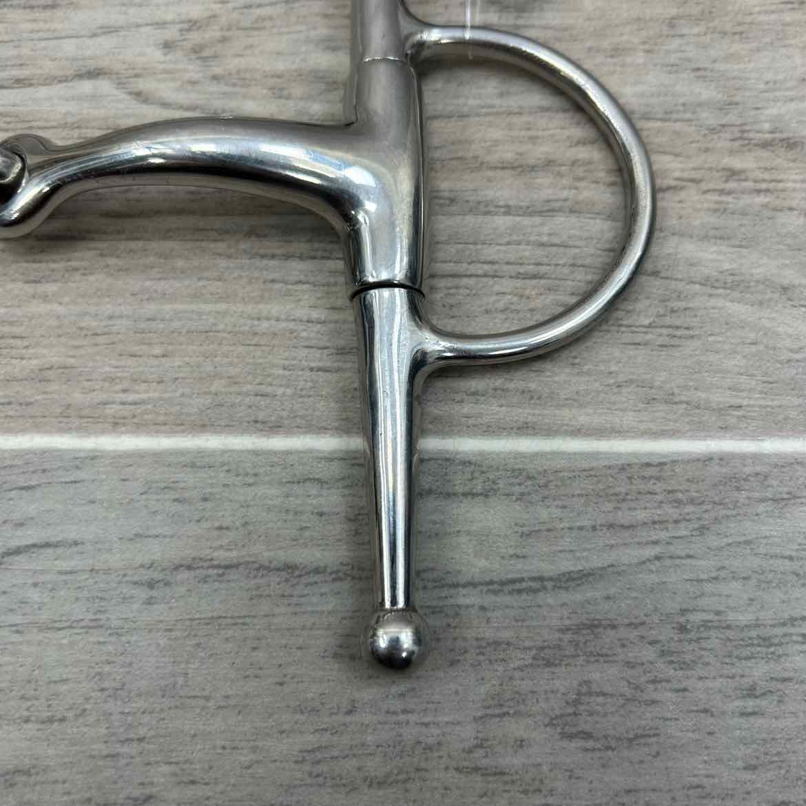 Korsteel Single Joint Curved Mouth Full Cheek Bit with Keepers 5"