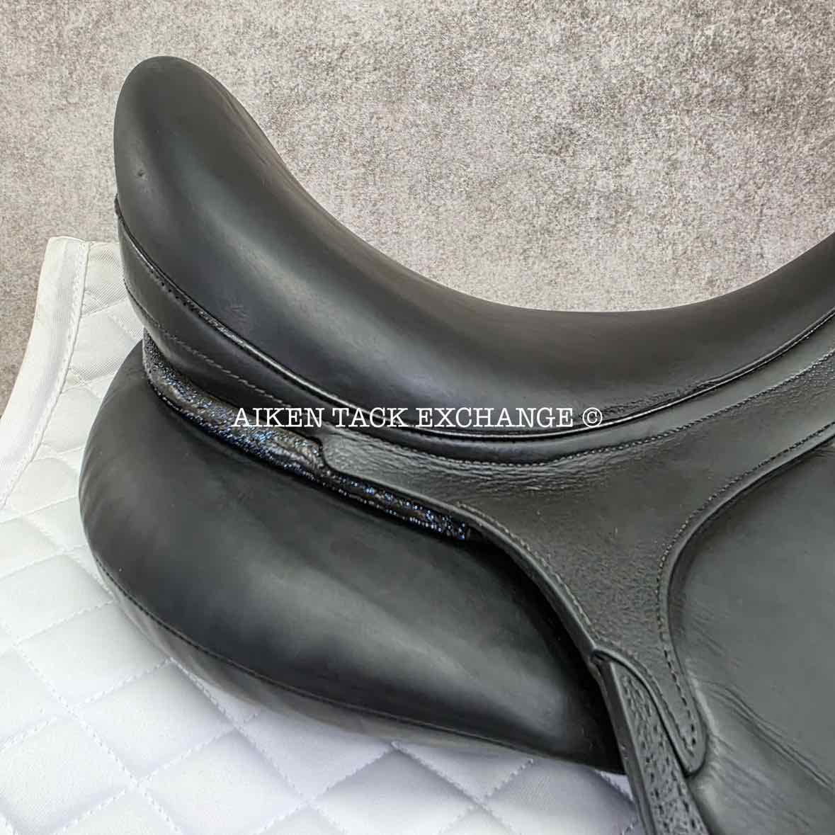 2018 Devoucoux Makila Harmonie Monoflap Dressage Saddle, 17.5" Seat - 002, 1A Flap - Short, Dynamick Tree - Medium, D3D Panels, Full Buffalo Leather