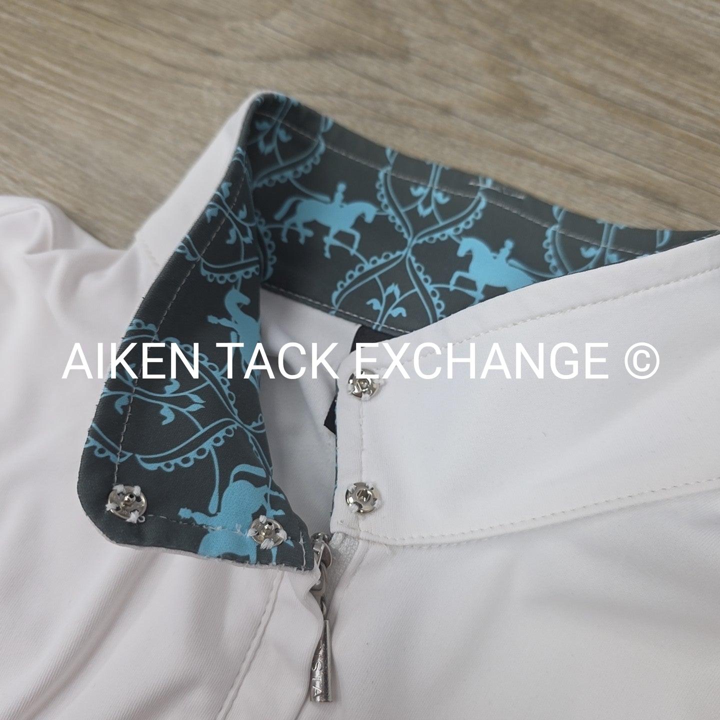 Arista Long Sleeve Show Shirt, Size Medium