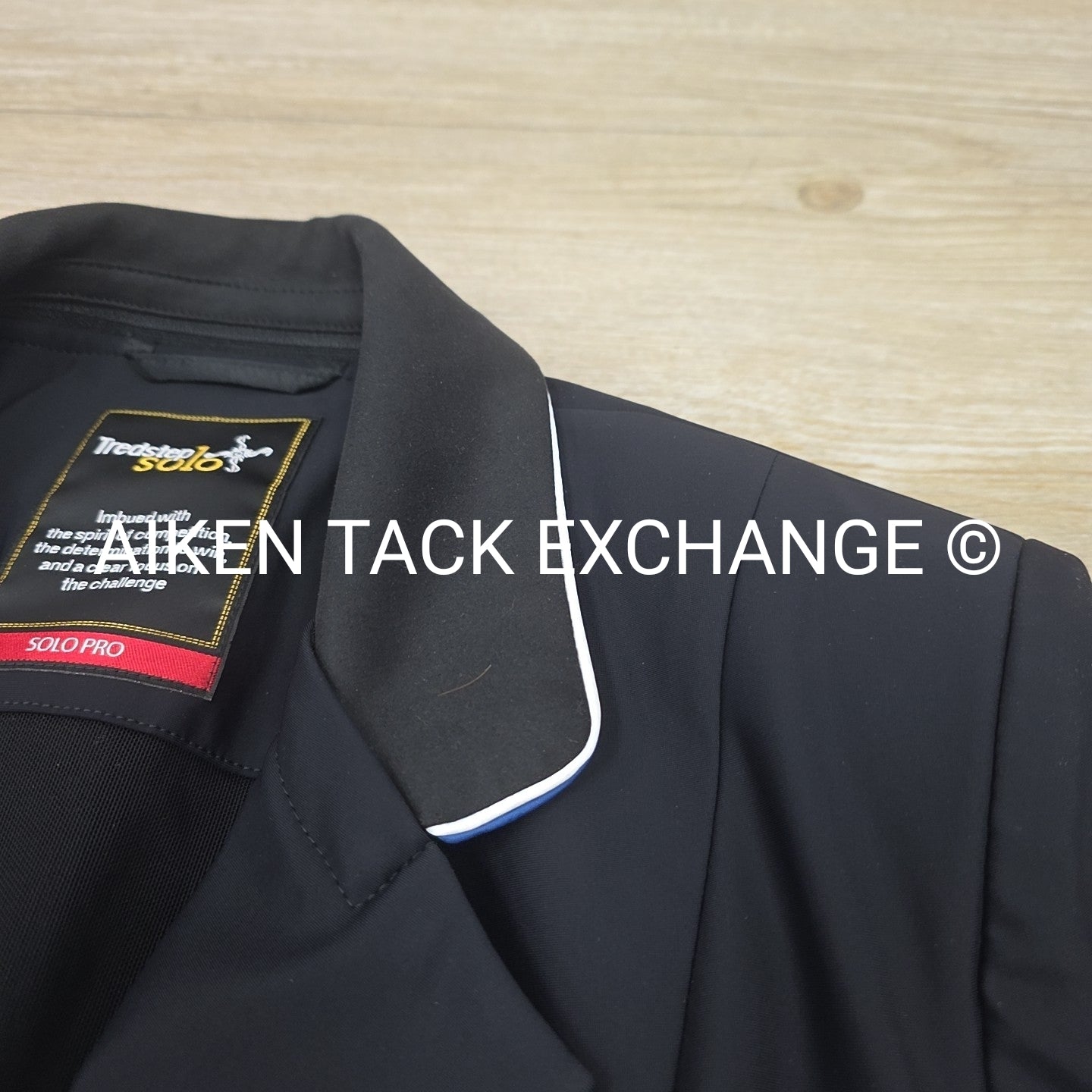 Tredstep Solo Pro Show Coat, With 2 Extra Collars, Size 10
