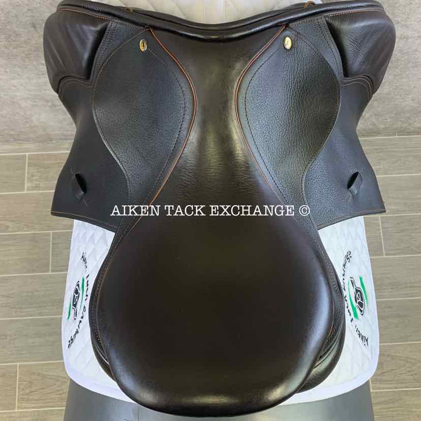 **SOLD** 2015 Black Country Ricochet Close Contact Jump Saddle, 17.5" Seat, Medium Wide/Wide Tree, Wool Flocked Panels