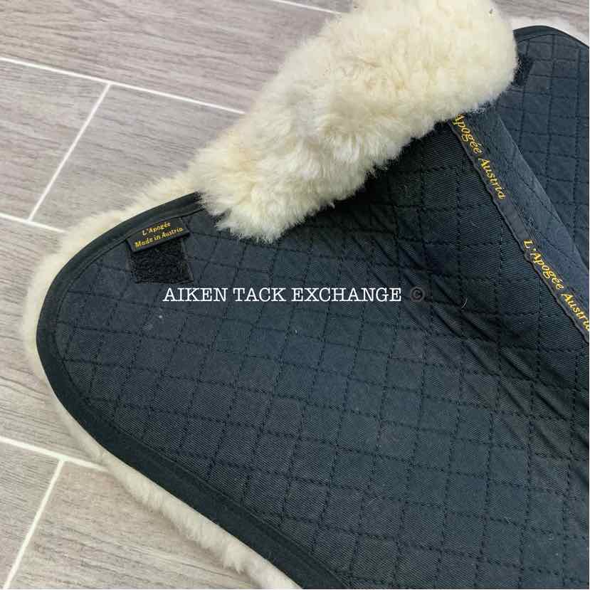 L'Apogee Sheepskin Half Pad