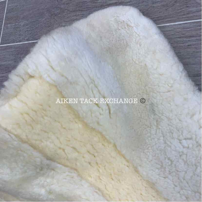L'Apogee Sheepskin Half Pad