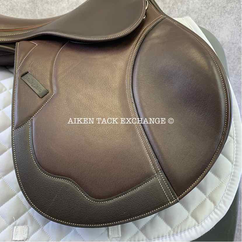 **SOLD** 2023 Collegiate Honour Close Contact Jump Saddle, 16.5" Seat, Adjustable Tree - Changeable Gullet, Wool Flocked Panels
