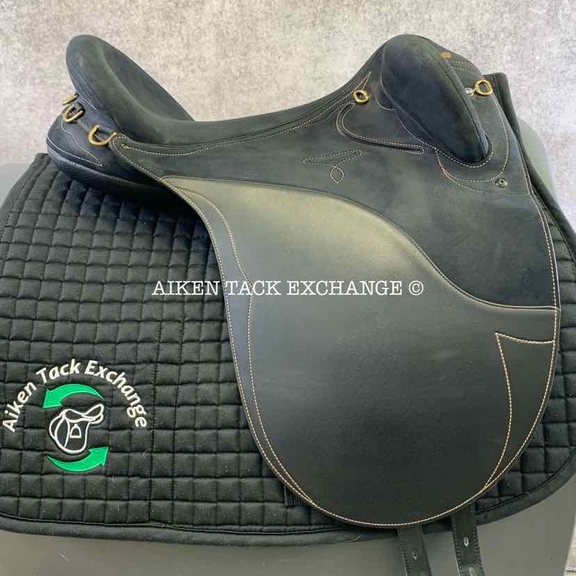 **SOLD** 2018 Wintec Pro Stock Australian Saddle, 17.5" - 18" Seat - Size XL, Adjustable Tree - Changeable Gullet, Wool Flocked Panels