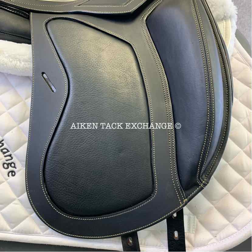 2022 MaxFlex Melina Pro Monoflap Dressage Saddle, 17.5" Seat, Flex Tree - Adjustable (Custom Gullet), Wool Flocked Pony Panels