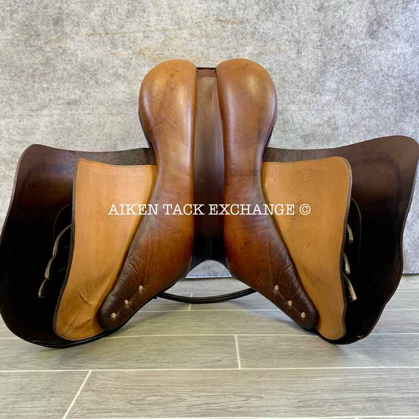 Borelli by Collegiate Close Contact Saddle, 17" Seat, Medium Tree, Foam Panels