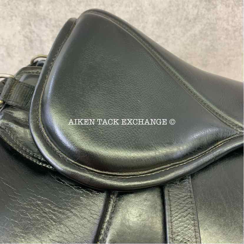 Freeform Treeless Dressage Saddle, 17" Seat, Made in Italy