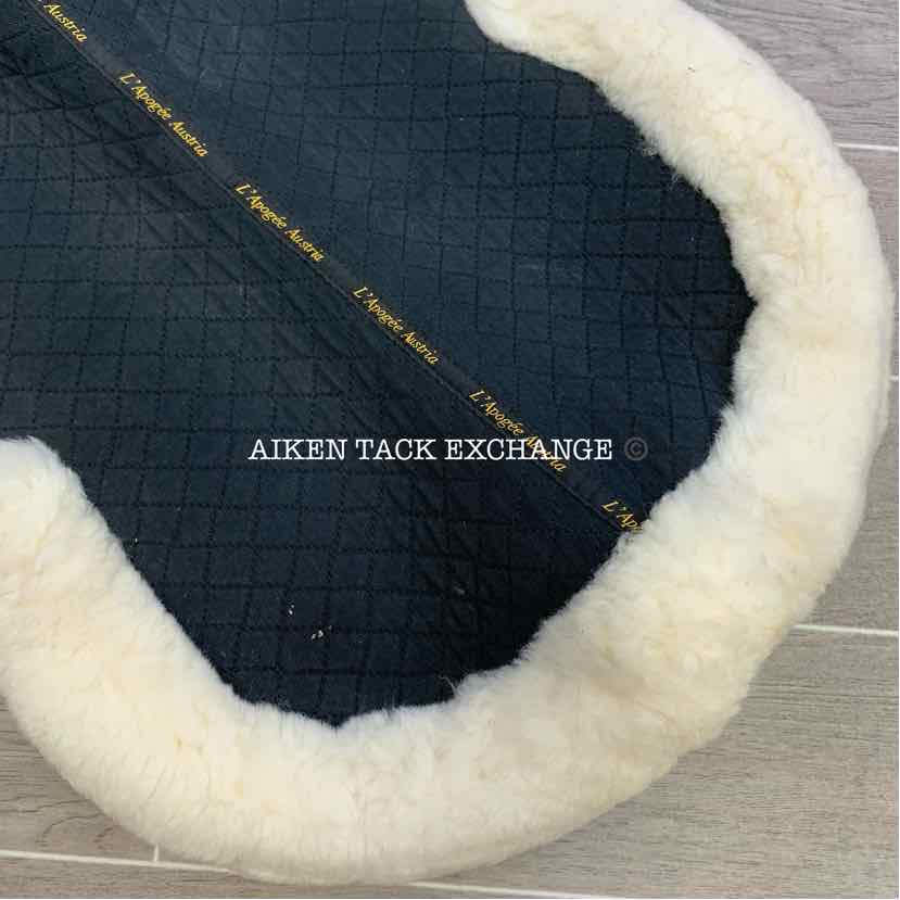 L'Apogee Sheepskin Half Pad