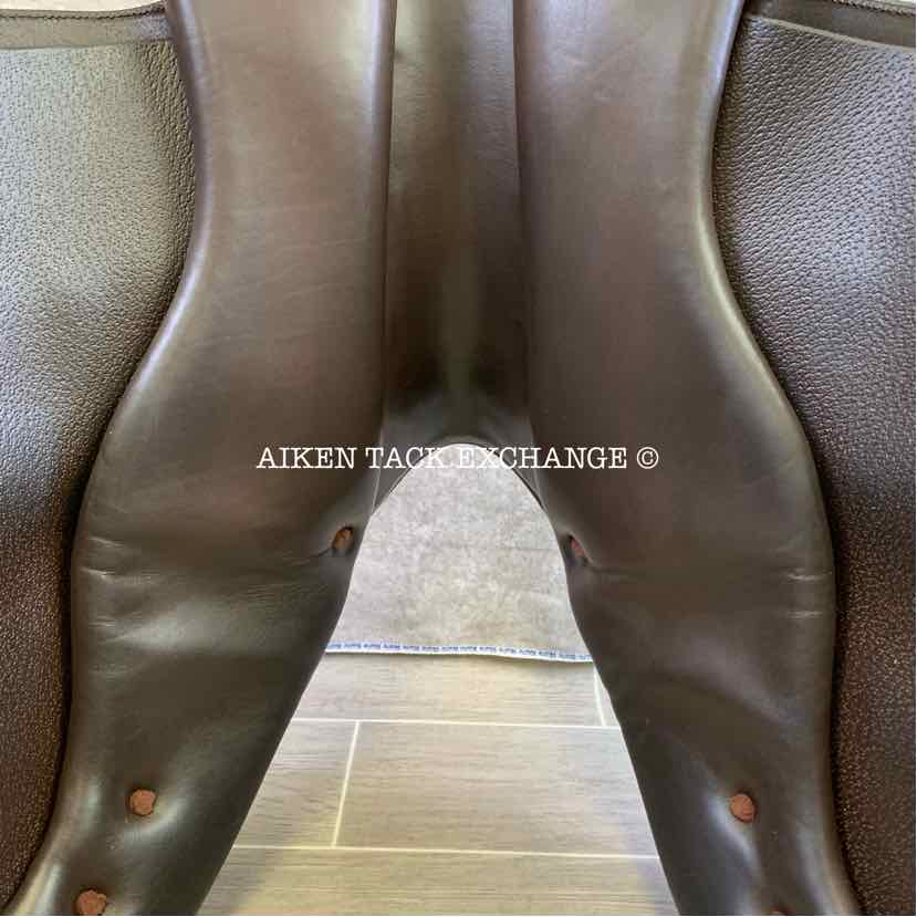 Exselle Close Contact Jump Saddle, 17.5" Seat, Extra Forward & Long XL Flap, Medium Tree, Foam Panels